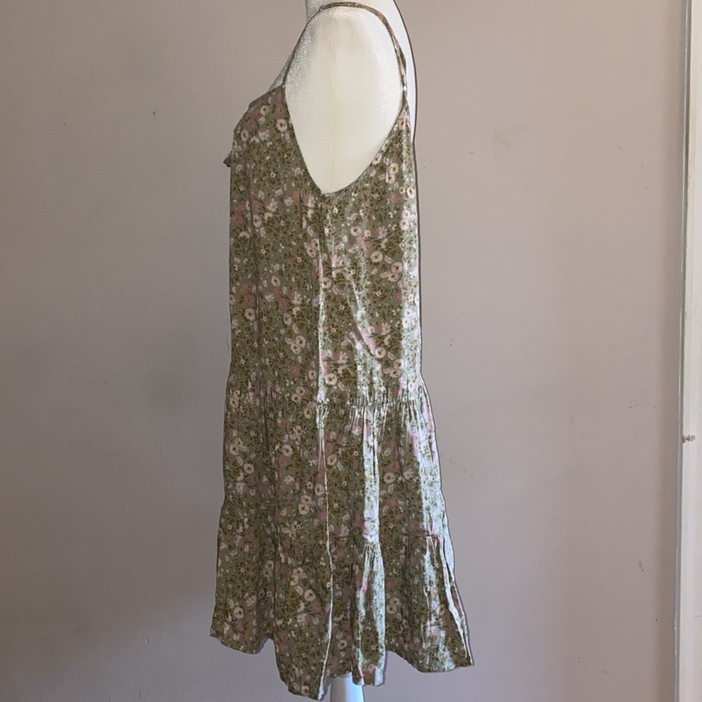 Dress Forum Tiered Floral Sundress - Picture 3 of 15